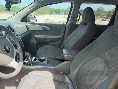 Used 2012 Chevrolet Traverse LS FWD image 10