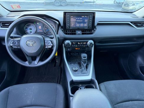 Used 2020 Toyota RAV4 LE AWD/4WD image 7