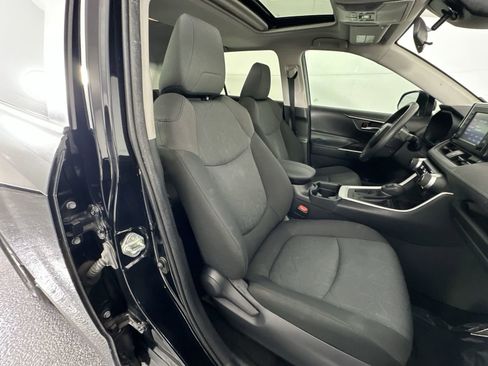 Used 2019 Toyota RAV4 XLE image 31