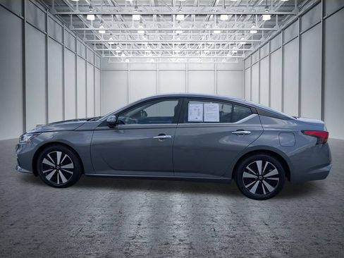 Used 2022 Nissan Altima 2.5 SV FWD image 10