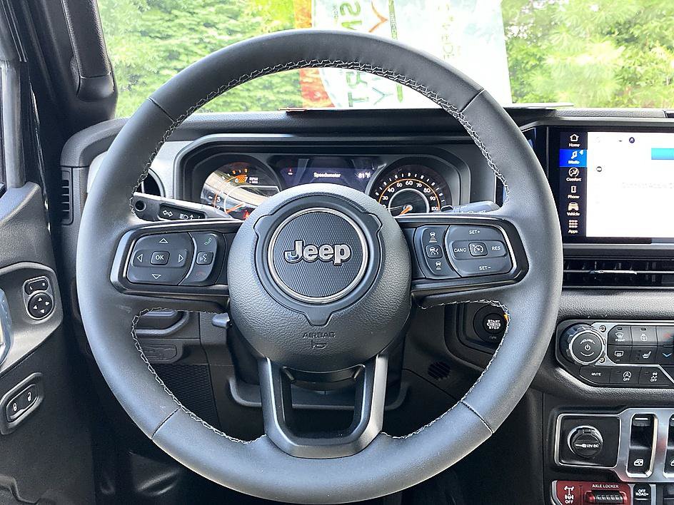 Used 2026 Jeep Wrangler Sport AWD/4WD image 14
