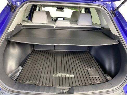 Used 2025 Toyota Corolla Cross LE image 8