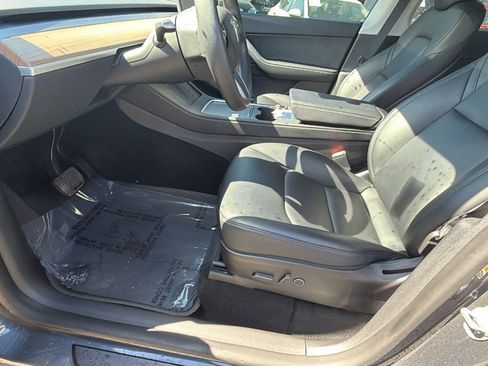 Used 2022 Tesla Model Y Long Range image 16