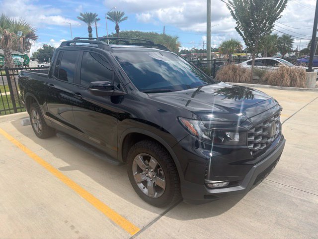 Used 2025 Honda Ridgeline TrailSport image 3