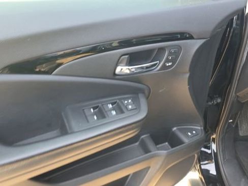 Used 2021 Honda Pilot Touring image 11