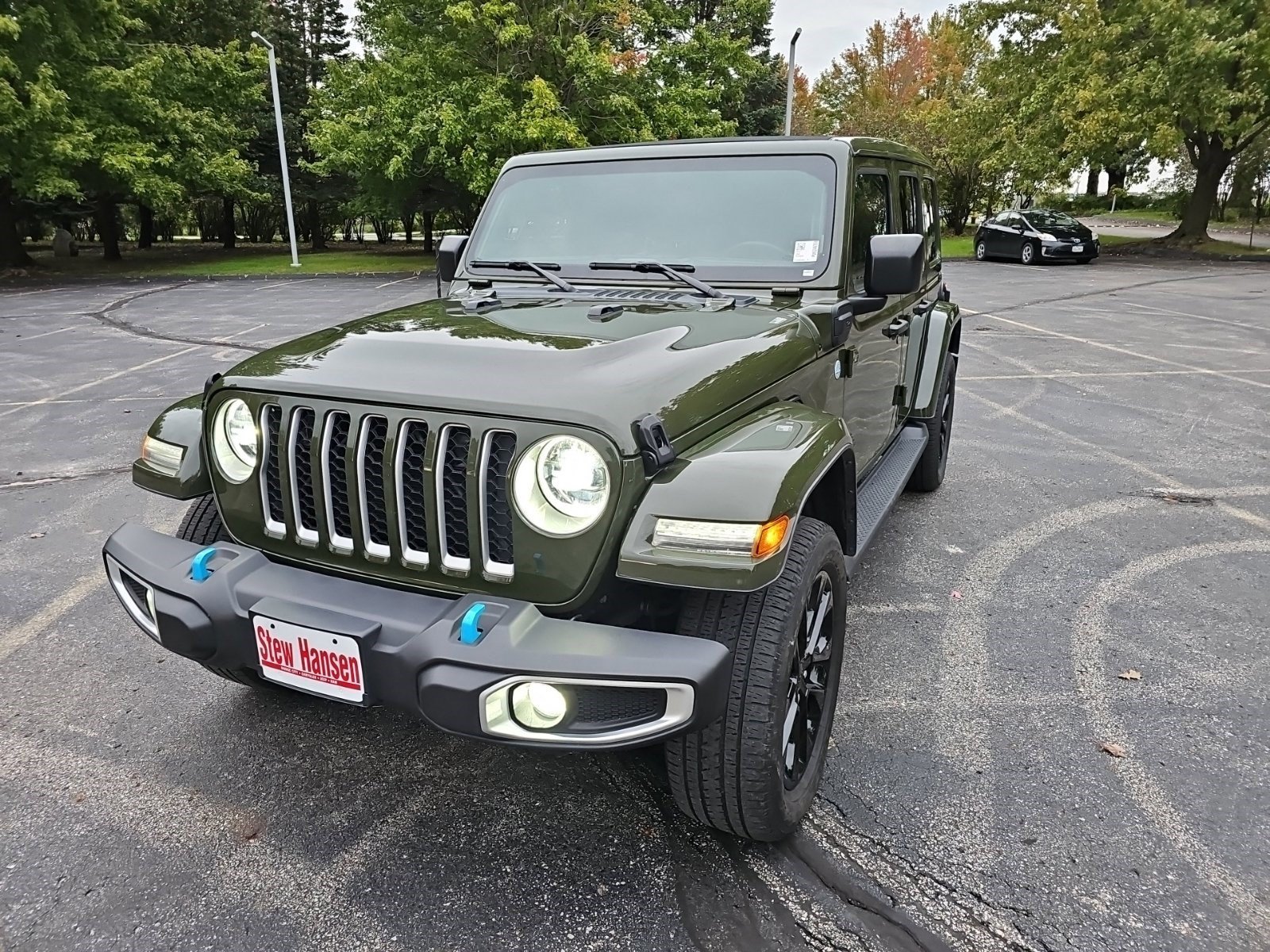 Used 2023 Jeep Wrangler Unlimited Sahara w/ Cold Weather Group AWD/4WD image 2