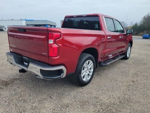 Used 2023 Chevrolet Silverado 1500 LTZ w/ Z71 Off-Road Package AWD/4WD image 7