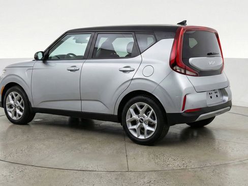 Used 2025 Kia Soul LX w/ LX Technology Package FWD image 6