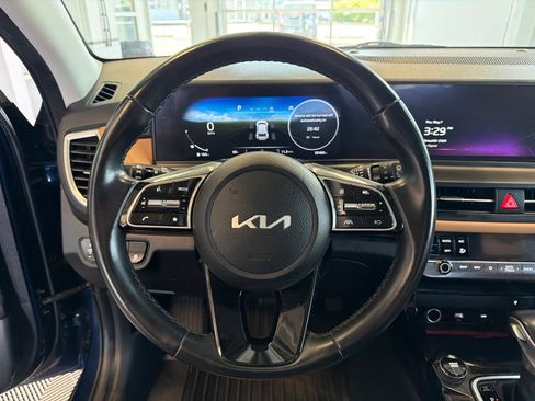 Used 2024 Kia Seltos EX AWD/4WD image 17