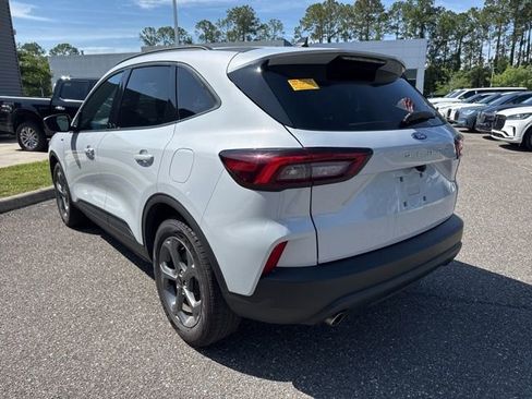 Used 2025 Ford Escape ST-Line FWD image 9