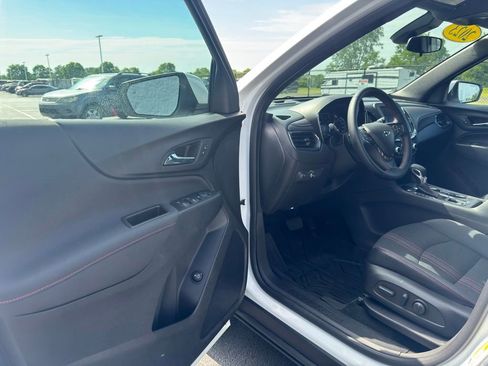 Used 2023 Chevrolet Equinox RS w/ LPO, Floor Liner Package FWD image 14