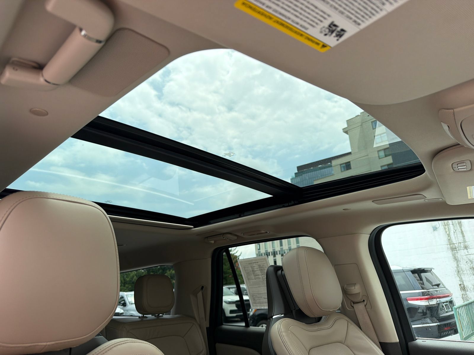 Certified 2023 Lincoln Navigator L Reserve AWD/4WD image 15