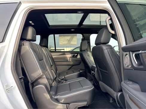 New 2026 Buick Enclave Avenir w/ Super Cruise Package image 6