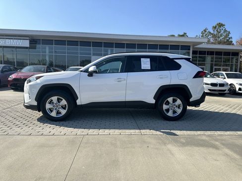 Used 2020 Toyota RAV4 XLE image 3