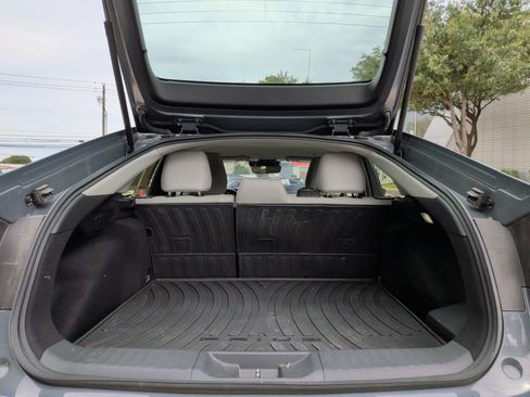 Used 2024 Toyota Prius XLE FWD image 32