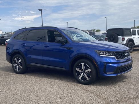 Certified 2022 Kia Sorento S FWD image 6
