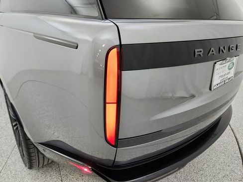 Certified 2024 Land Rover Range Rover SE image 15
