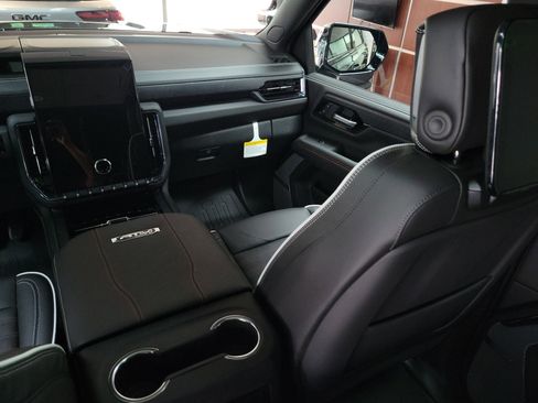 New 2026 GMC Yukon XL AT4 Ultimate image 18