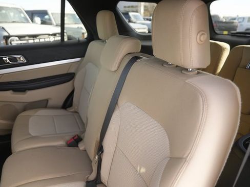 Used 2017 Ford Explorer XLT w/ Equipment Group 201A image 13
