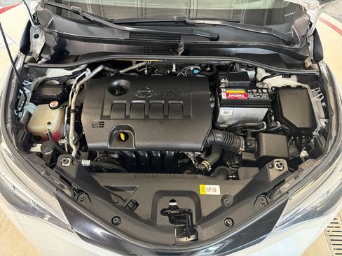 Used 2021 Toyota C-HR XLE FWD image 11