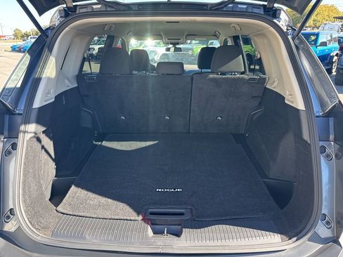 Used 2023 Nissan Rogue S image 16