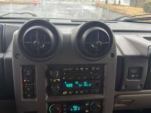 Used 2003 HUMMER H2 w/ Preferred Equipment Group image 13