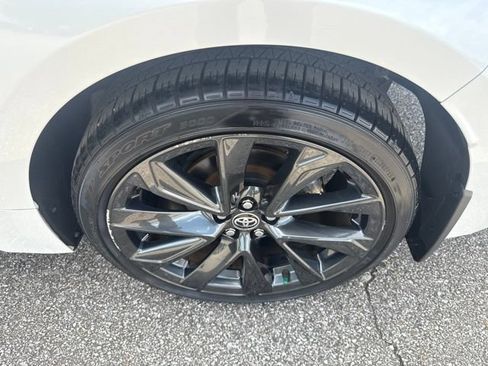 Used 2023 Toyota Corolla SE w/ SE Premium Package FWD image 11