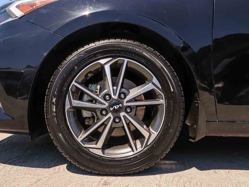 Used 2022 Kia Forte LXS FWD image 11