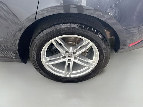Used 2023 Porsche Macan image 36