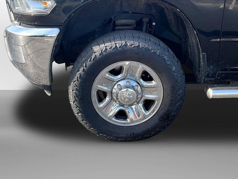 Used 2017 RAM 2500 Tradesman w/ Chrome Appearance Group AWD/4WD image 3