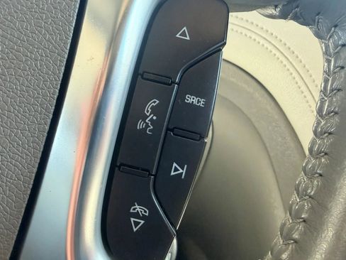 Used 2016 Chevrolet Traverse LT image 13