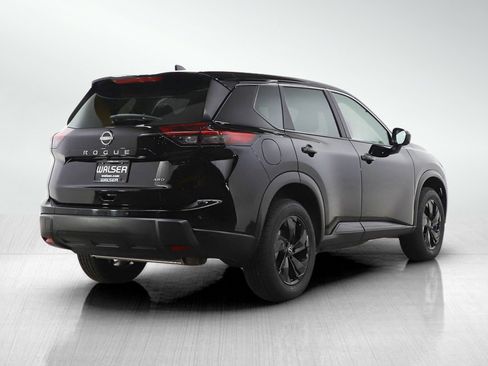 Used 2025 Nissan Rogue SV image 5