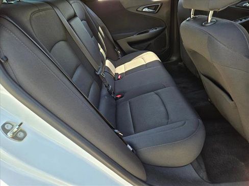 Used 2018 Chevrolet Malibu LT FWD image 18