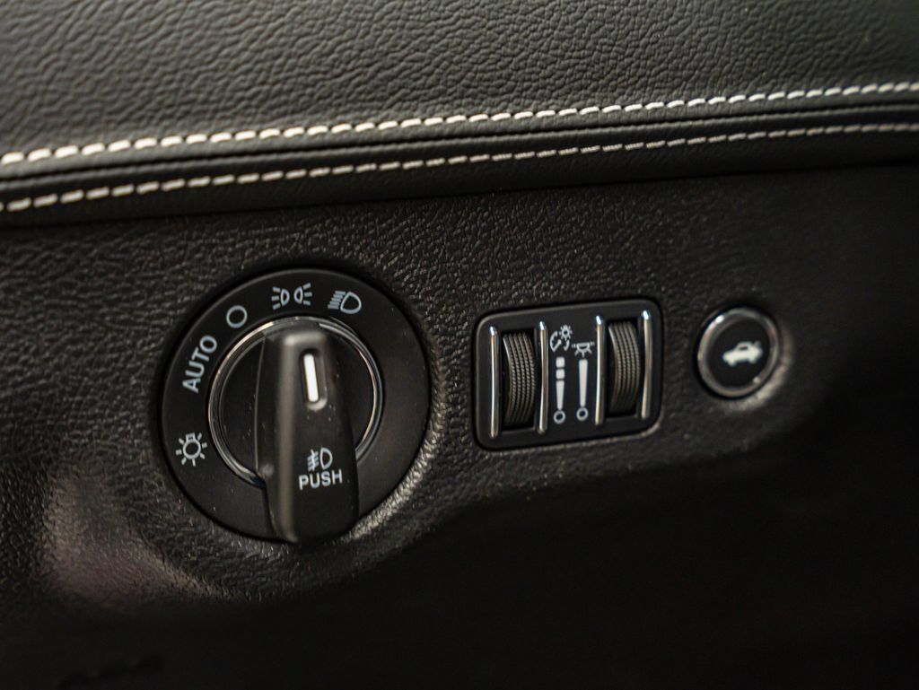 Used 2023 Chrysler 300 C RWD image 26