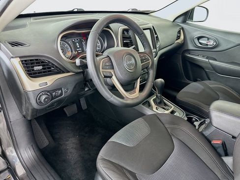 Used 2015 Jeep Cherokee Latitude w/ Comfort/Convenience Group FWD image 9
