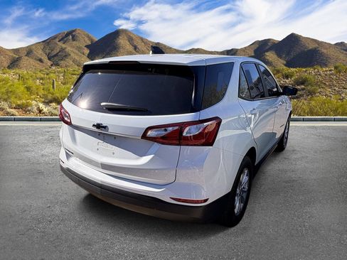 Certified 2021 Chevrolet Equinox LS w/ LS Convenience Package FWD image 3