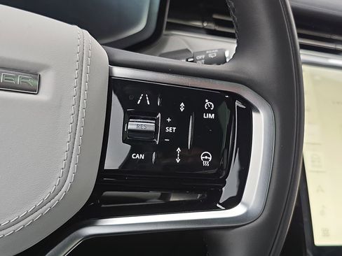 New 2026 Land Rover Range Rover Sport SE image 18