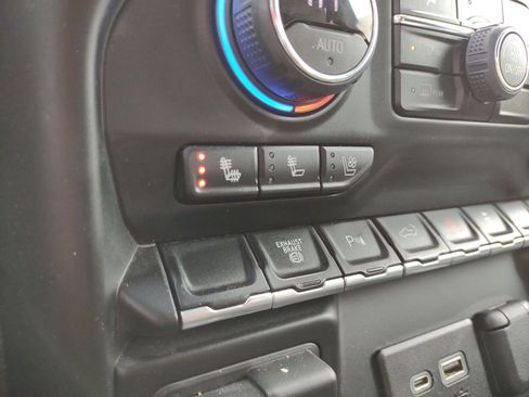 Used 2022 Chevrolet Silverado 3500 High Country image 21