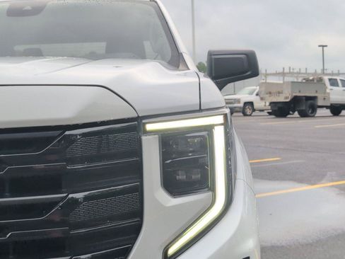 Used 2023 GMC Sierra 1500 Elevation RWD image 12