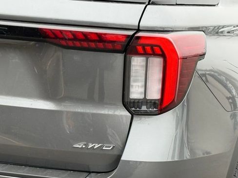 New 2026 Ford Explorer ST-Line w/ ST-Line Street Pack image 8