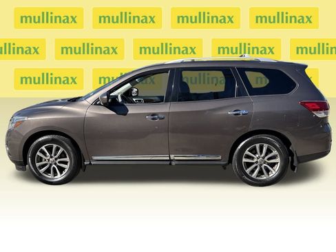Used 2015 Nissan Pathfinder SL w/ SL Tech Package image 11