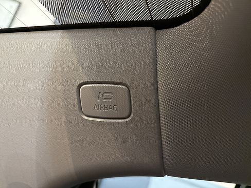 Used 2018 Volvo S60 T5 Dynamic w/ Vision Package image 39