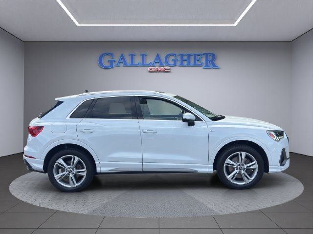 Used 2021 Audi Q3 2.0T Premium Plus w/ Premium Plus Package AWD/4WD image 3