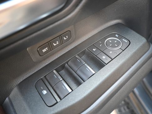 Used 2025 Toyota Land Cruiser image 28