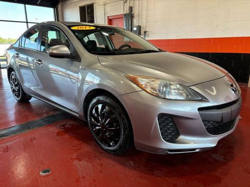 Used 2013 MAZDA MAZDA3 i Sport image 4