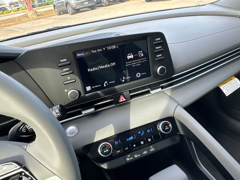 New 2026 Hyundai Elantra Sport image 17