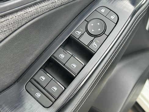 Used 2023 Nissan Rogue SV AWD/4WD image 16