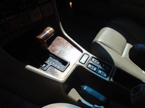 Used 1994 BMW 740i image 28