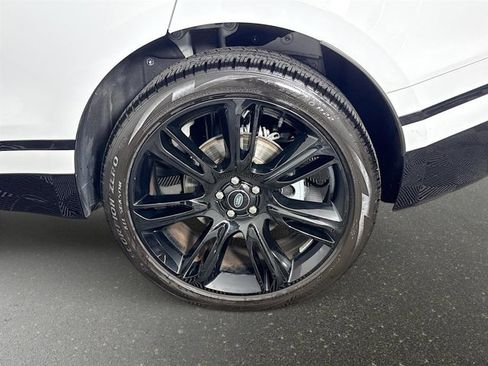 Certified 2023 Land Rover Range Rover Velar R-Dynamic S image 33