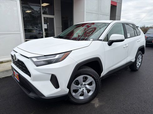 New 2025 Toyota RAV4 LE image 3